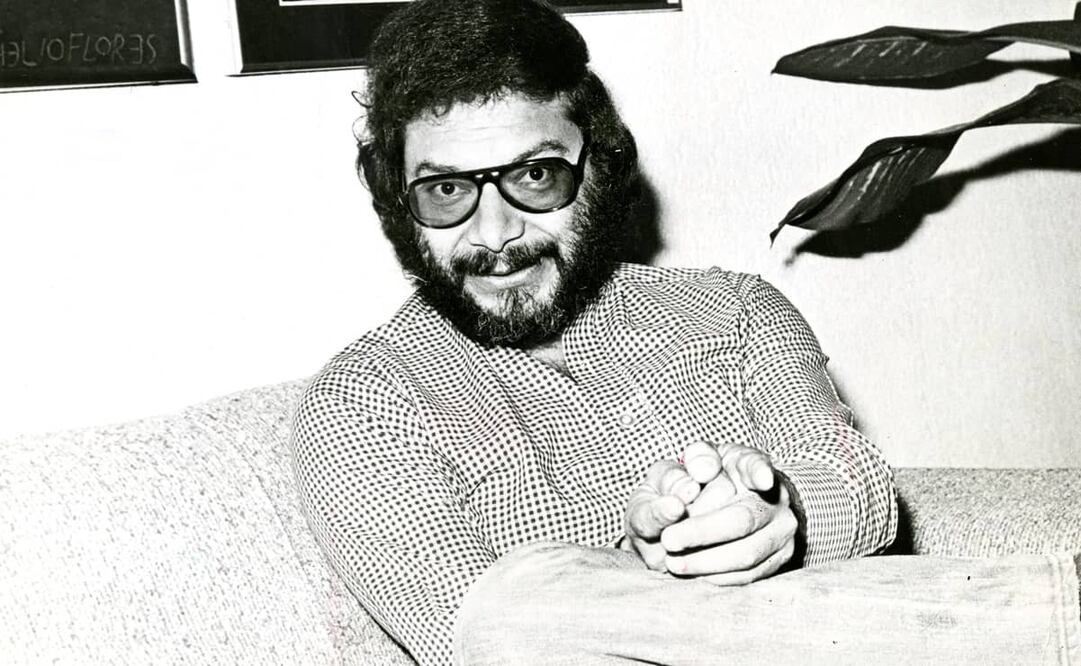 Fotografía del caricaturista Helioflores, el 17 de julio de 1982, durante una entrevista con EL UNVIERSAL. El colaborador de esta casa editorial comentó que, en el caso del sistema político mexicano es necesario "derribar totalmente la casa para construir otra". Foto: Vicente Arteaga/Archivo EL UNIVERSAL.