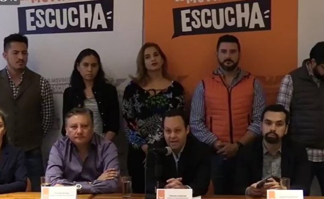 Clemente Castañeda, dirigente de MC al hacer el anuncio. Foto: Especial