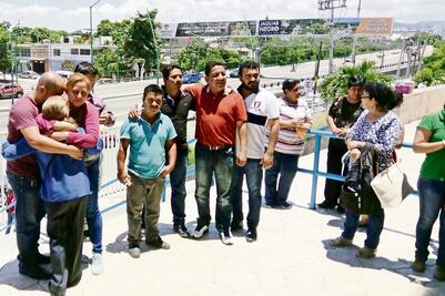 Liberan a 11 maestros disidentes en Chiapas