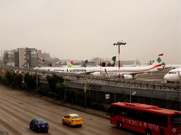 FOTOS: Bancos de niebla sorprenden a capitalinos; afectadas operaciones del AICM