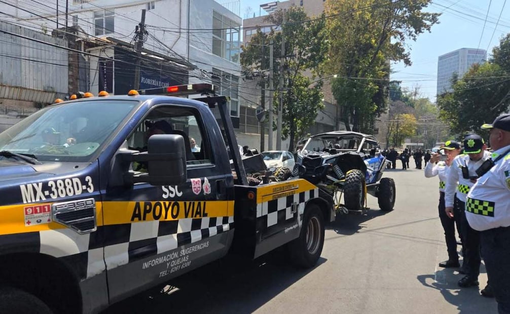 Cortejo fúnebre termina con 25 vehículos al corralón en la Cuauhtémoc; vecinos reportaron que motociclistas realizaban “malabares”.
Foto: Especial.
