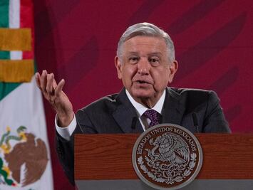 Revolución no pudo arrancar el mal hábito de la antidemocracia: AMLO