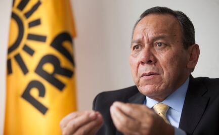 Zambrano advierte golpe de Estado técnico ante bloqueo de la sede del INE por Morena