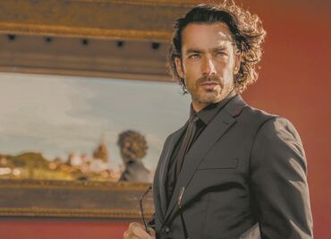 Aarón Díaz saca su instinto vampiresco en "Toda la sangre"