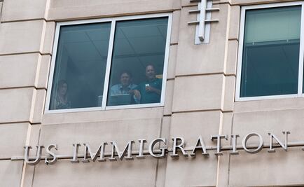 Inmigrantes podrían recibir la residencia permanente de EU… en 100 años