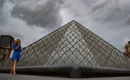 Visitas al Louvre se desploman hasta un 75% este verano