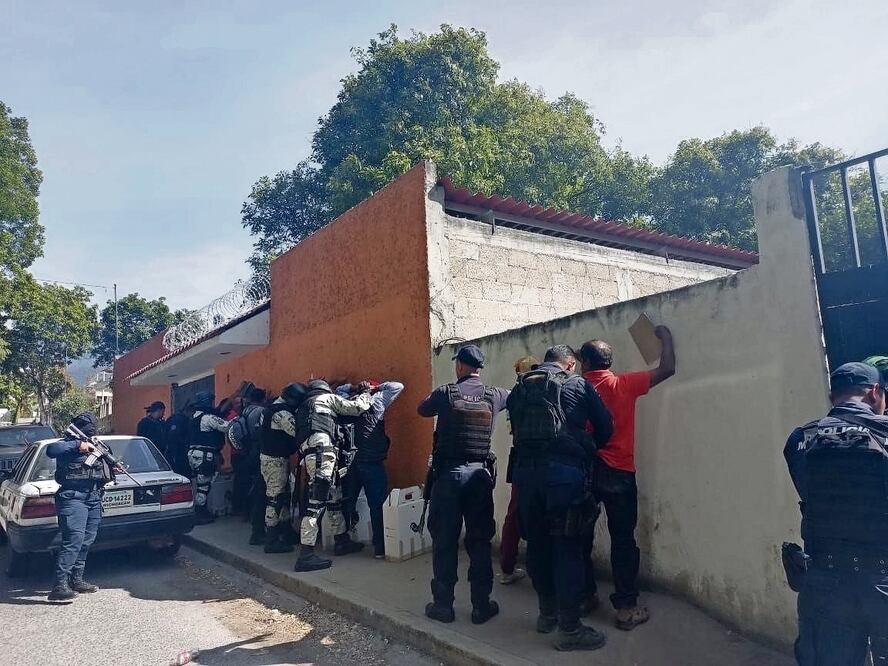 La policía estatal ha implementado operativos especiales para frustrar en lo posible las peleas clandestinas de gallos. Foto: Especial