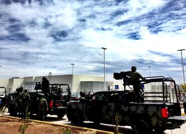 Previo a la llegada de AMLO, un fuerte operativo se observa frente al Hospital de la Mujer en Fresnillo, Zacatecas