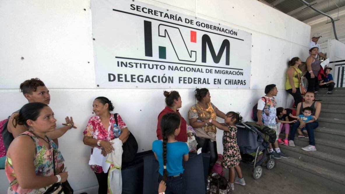 4 retos poco conocidos de la nueva caravana migrante que partió de Honduras a EU