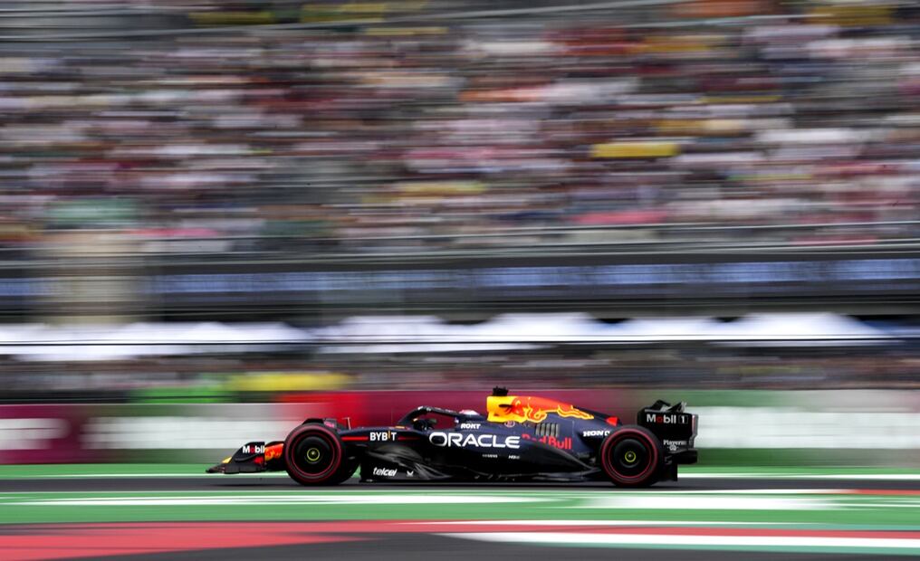 El piloto de Red Bull, Max Verstappen, durante las practicas libres tres del Gran Premio de México. Foto: AP