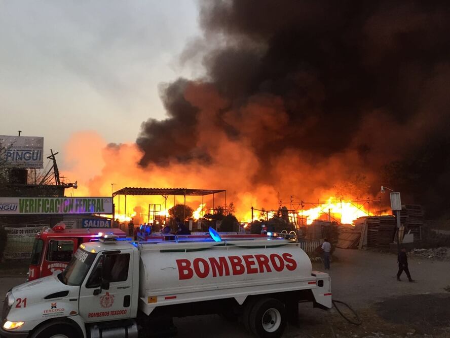 Se incendia zona de pastizales en Edomex