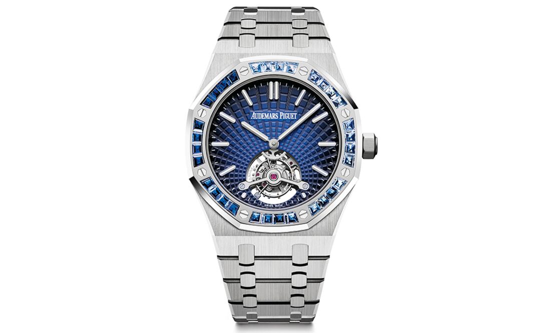 La marca evoluciona su emblemático patrón “Tapisserie” en tres Royal Oak Tourbillon Extraplano con decoración, por primera vez, “rayos de sol”.