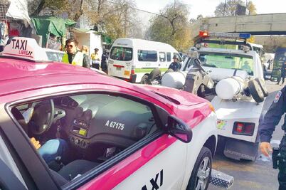 Van contra los taxis pirata en Tacubaya