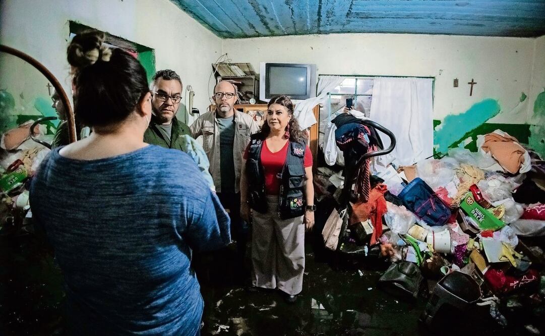 La jefa de Gobierno recorrió con el alcalde de Magdalena Contreras la zona afectada por las lluvias. Foto: Especial