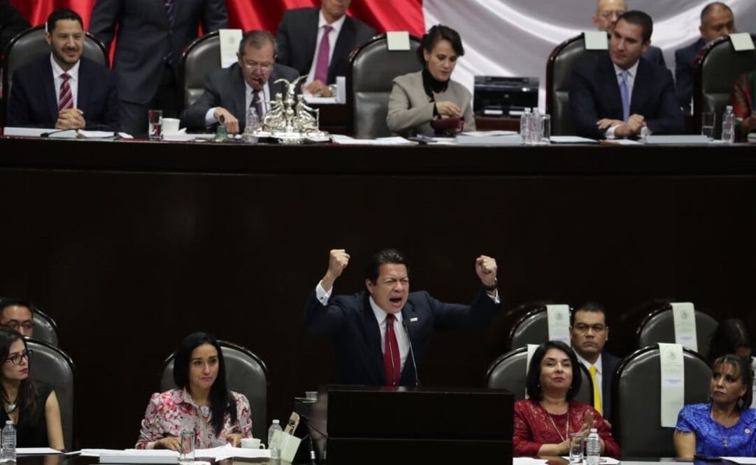 El diputado Mario Delgado durante su participación en la apertura de sesiones del Congreso de la Unión (Foto: Luis Cortés / EL UNIVERSAL)