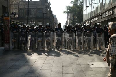 Blindan accesos al Zócalo ante marcha de la CNTE