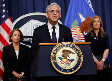 Departamento de Justicia es "completamente independiente" del caso Trump, afirma fiscal Merrick Garland