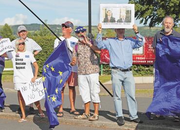 Theresa May abandona el cargo con “decepción”