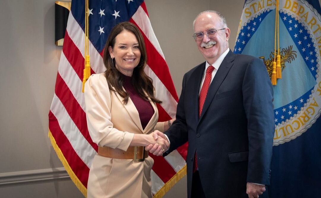 Julio Berdegué Sacristán, secretario de Agricultura y Desarrollo Rural y Brooke Rollins, secretaria del Departamento de Agricultura de los Estados Unidos. Foto: Especial