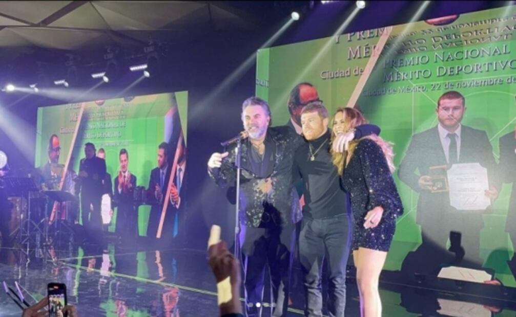 El Canelo Álvarez estuvo de coqueto con Lucero