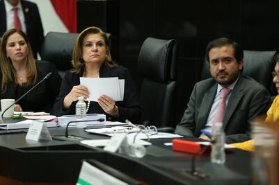 Caso Iguala y Tomás Zerón, reclamo de senadores a Procuradora