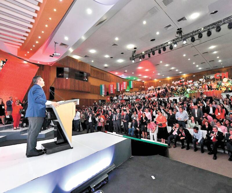 En el festejo del aniversario del PRI, el dirigente nacional Alejandro Moreno Cárdenas aseguró que durante décadas su partido garantizó la estabilidad política y la paz social en el país. Foto: PRI NACIONAL
