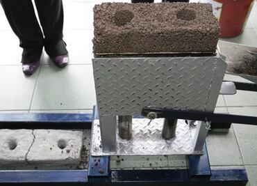 Construyen politécnicos fábrica de tabiques portátil