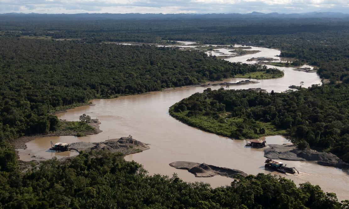 Vista aérea del río Quito, un afluente del río Atrato, en el departamento de Chocó, Colombia. En este país se llevó a cabo la COP16. Foto: AFP