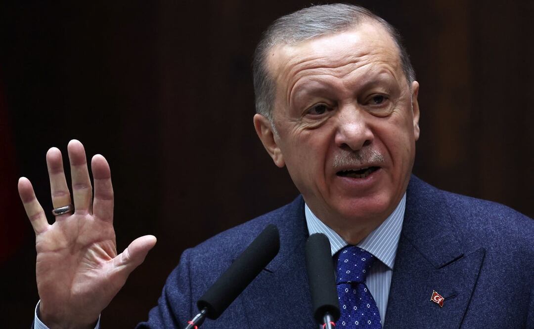 El presidente turco, Recep Tayyip Erdogan, habla durante la reunión del grupo de su partido en la Gran Asamblea Nacional de Turquía. Foto: AFP 