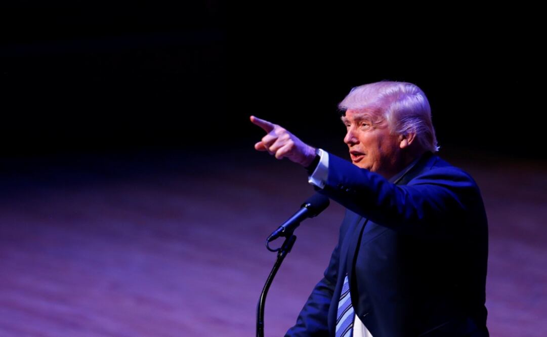 Trump critica a Ford por mover producción de autos a México