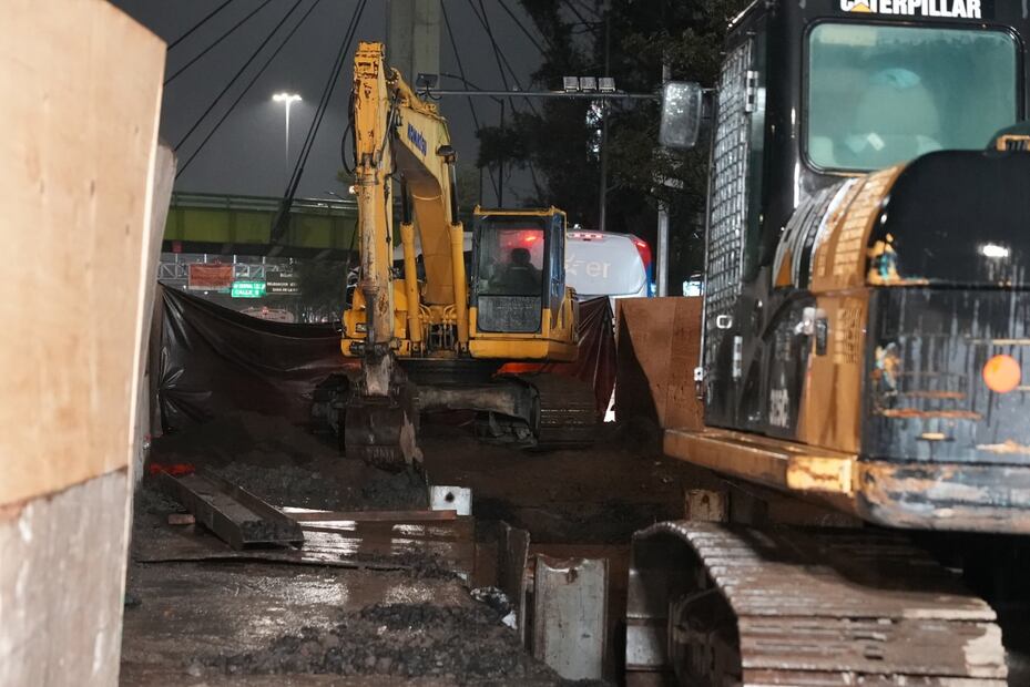 Los trabajos en el socavón de Iztapalapa, continúan. (Foto: especial)