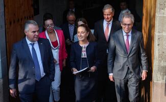 Sheinbaum llega a reunión con el Consejo Mexicano de Negocios; asisten Slim, Claudio X. González y el CCE