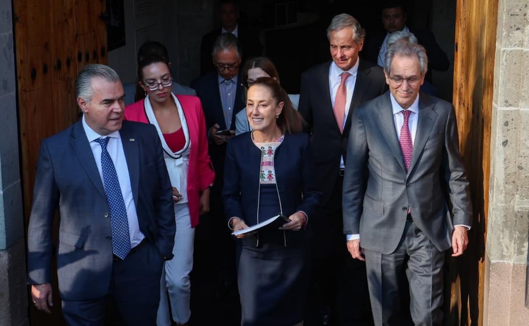 La presidenta Claudia Sheinbaum sale de la reunión con el Consejo Mexicano de Negocios en el museo Kaluz este 4 de diciembre de 2025. Foto: Luis Camacho/ EL UNIVERSAL