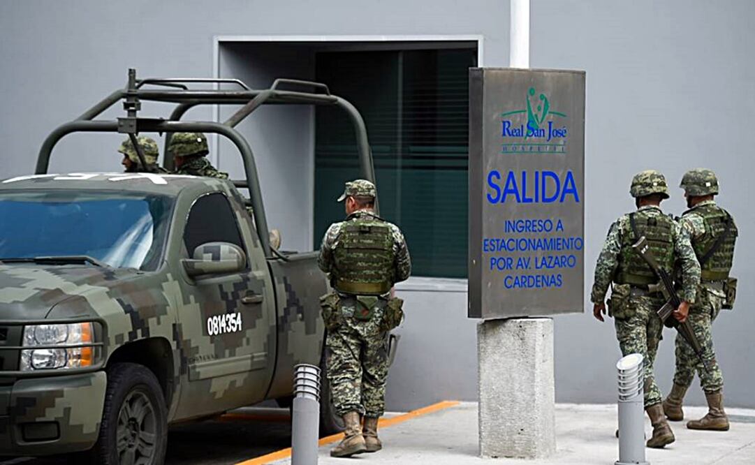El detenido se encuentra bajo un fuerte dispositivo de seguridad el hospital Real San José. /Jorge Mendoza - EL UNIVERSAL