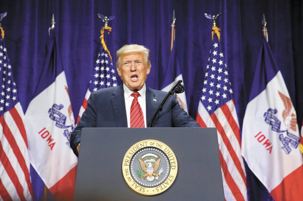 Mitin. El presidente Donald Trump, ayer en la cena anual del Partido Republicano, en West Des Moines, Iowa. Foto: PATRICK SEMANSKY. AP