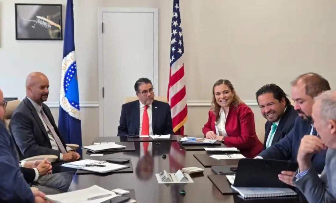 María Eugenia Campos , gobernadora de Chihuahua en reunión con Michael Walton, director del Servicio de Salud para Animales y Plantas de la USDA / Foto: Especial