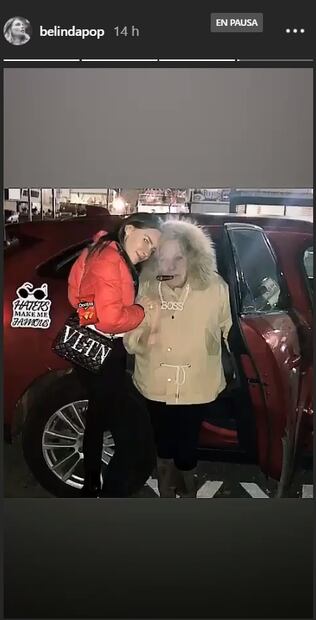 Belinda presume bolsa Valentino con valor de 60 mil pesos