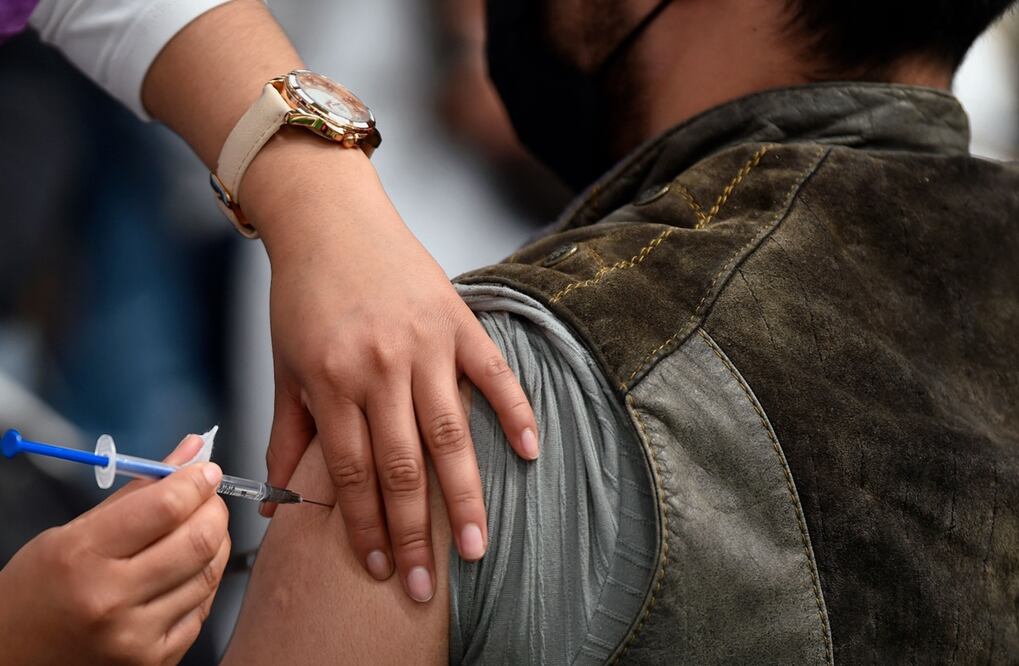 Dosis de vacuna AstraZeneca. Foto: AFP / Alfredo Estrella 