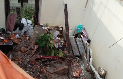 Quema de piroténica provoca colapso de techo en inmueble del Centro Histórico de la CDMX