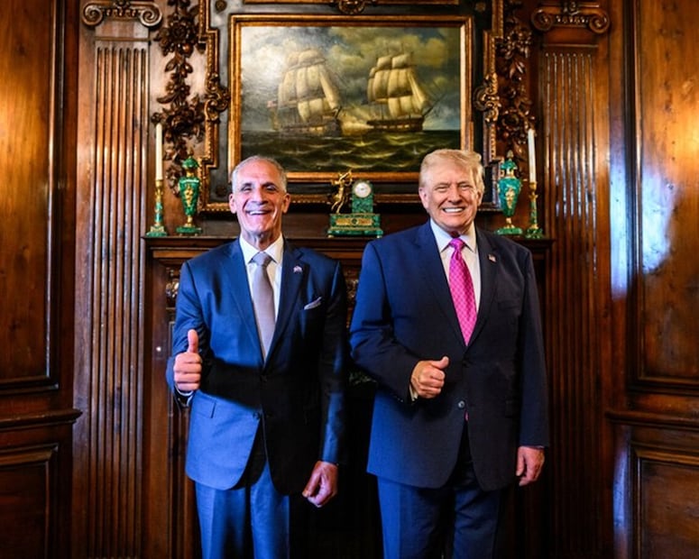 El presidente de Honduras, Nasry 'Tito' Asfura, con el mandatario de EU, Donald Trump, en Mar-a-Lago en Palm Beach, Florida. Foto: tomada de Truth Social