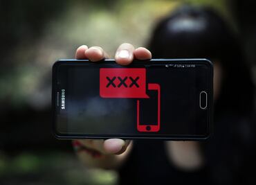 Italia aprueba ley para castigar "pornovenganza"