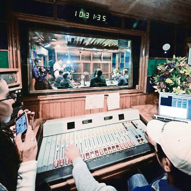 Organizaciones civiles dijeron que la injerencia de Segob en los medios es contraria a las demandas de expertos y académicos. (ARCHIVO EL UNIVERSAL)