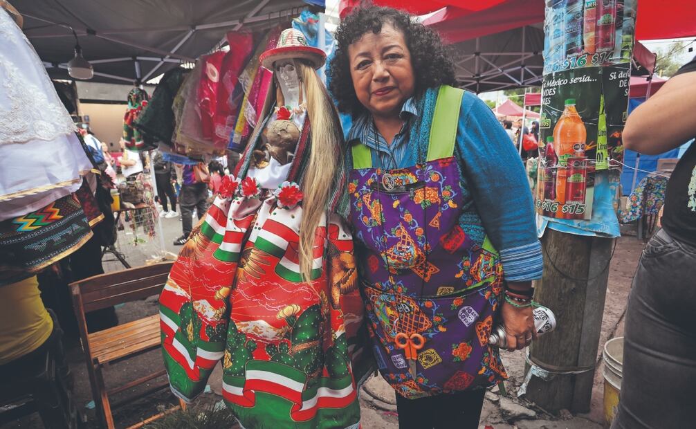 Los trajes adornados con listones y encajes brillantes emulan los colores de la Bandera de México. Foto: Luis Camacho/ EL UNIVERSAL