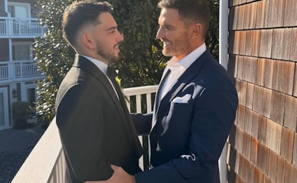 El hijo de Julián Gil llega al altar y su padre le da un regalo muy especial