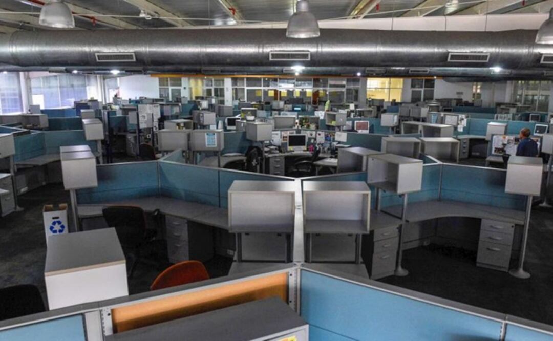 El Nacional llegó a tener 72 páginas en total y varias revistas; actualmente cuenta con 16 y limitó su circulación a cinco días a la semana por falta de papel. Foto: AFP