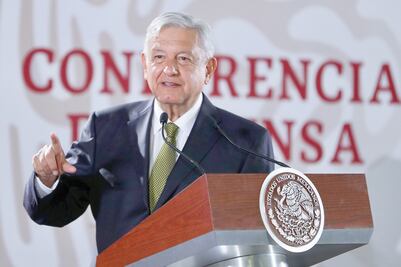 Pide AMLO retirar plantón frente a Suprema Corte 