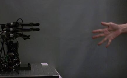 Crean mano robótica invencible en piedra papel y tijera