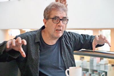 Lago descifra ADN de literatura de EU