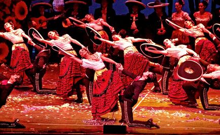 Mexicans promote dance and gastronomy in Manitoba, Canada