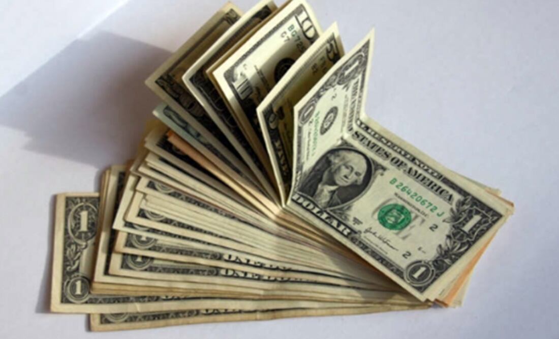 Cierra dólar en bancos en $19.35